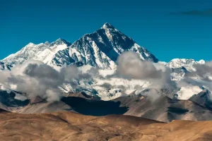 menyaksikan-keindahan-alam-7-gunung-terindah-di-dunia-yang-menakjubkan
