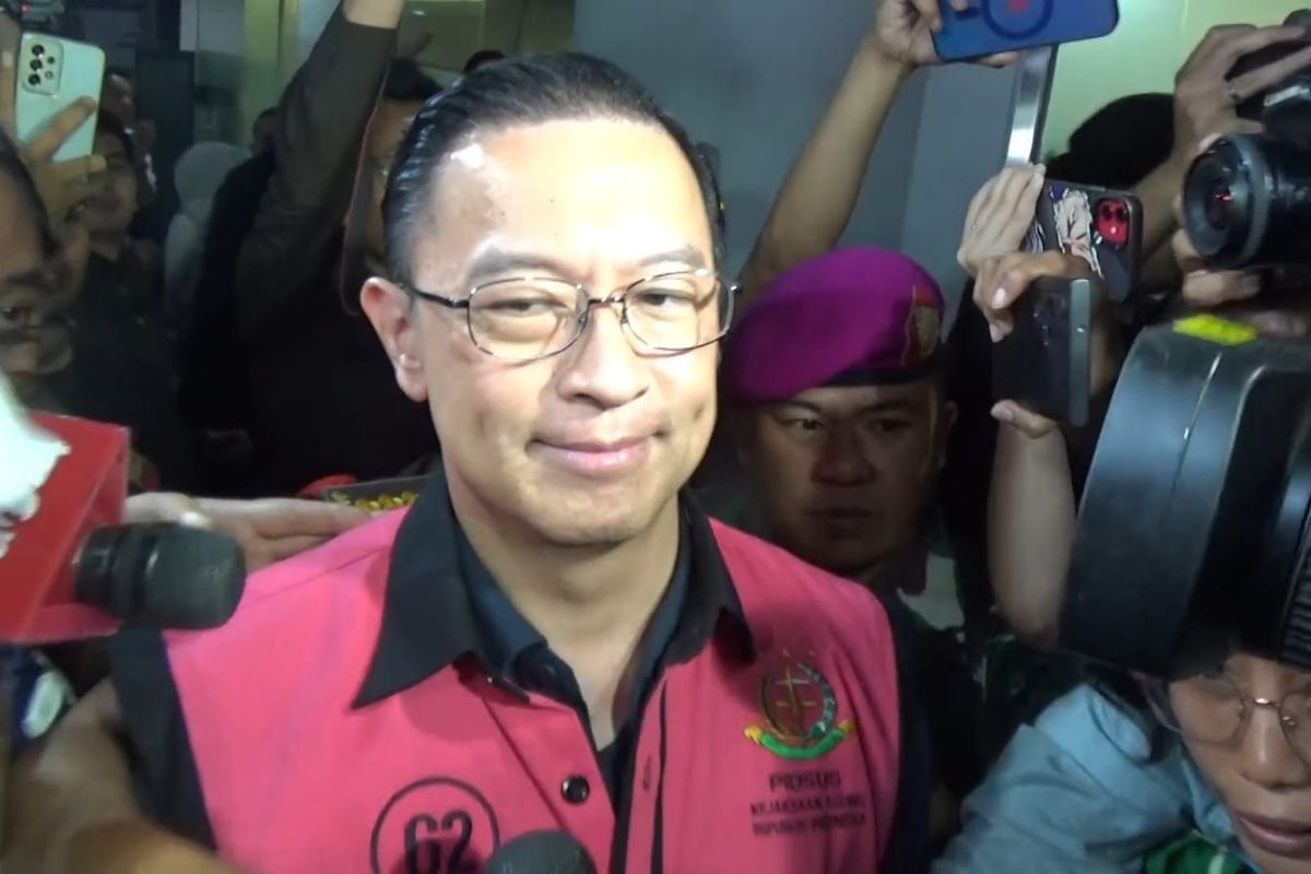 mantan-menteri-perindustrian-tom-lembong-menyerahkan-semua-pada-tuhan-setelah-ditetapkan-sebagai-tersangka-korupsi